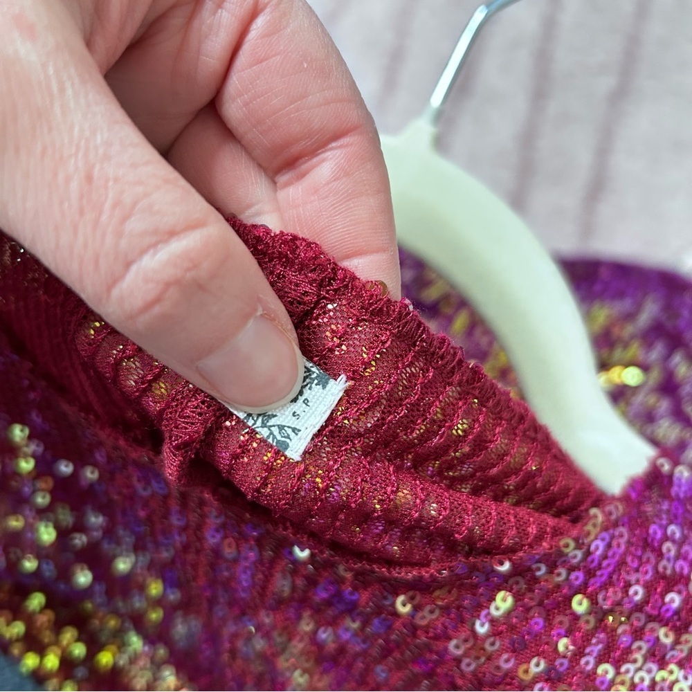 Free People Sparkling Sequin Long Sleeve Top Maroon Size Small Holiday NYE - Picture 4 of 10
